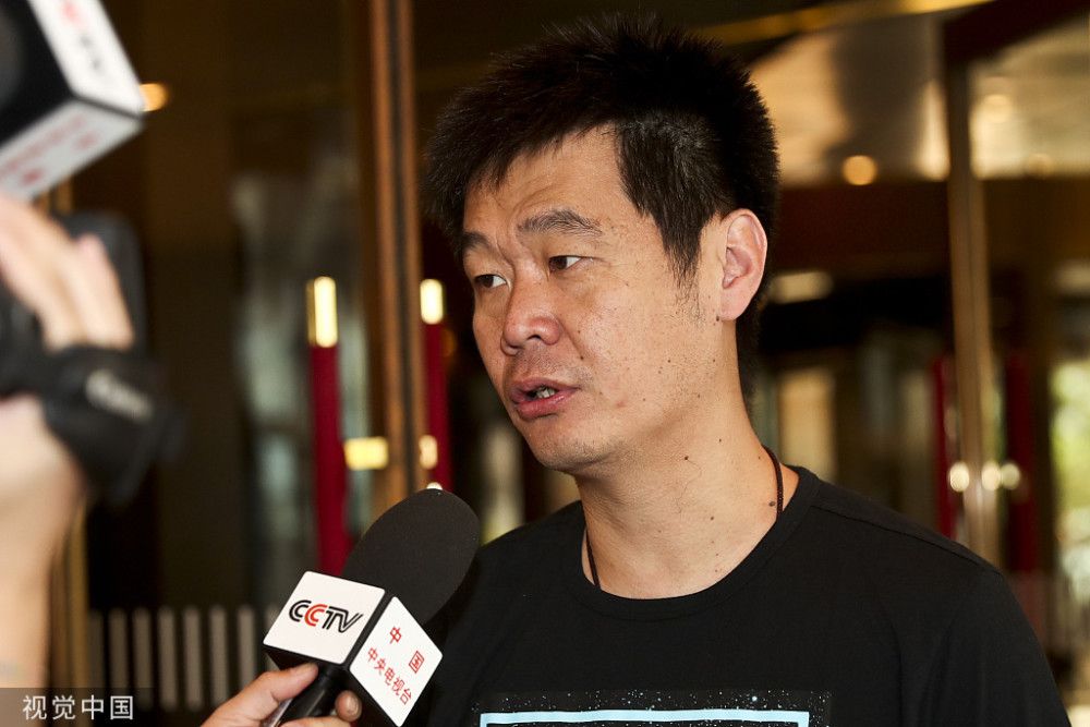 纽卡斯尔和热刺均为8张，西汉姆和狼队各7张。